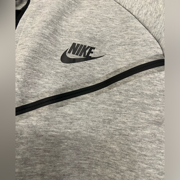Nike Tech Tracksuit - Picture 8 of 11